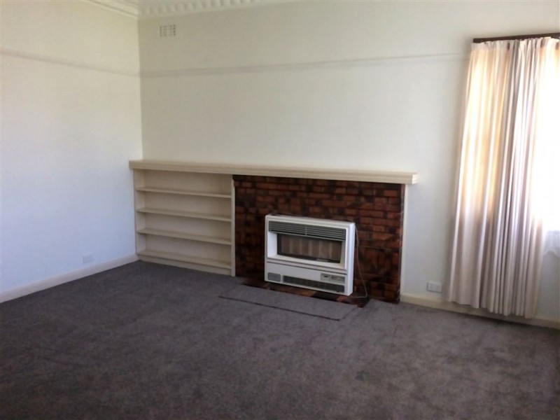 2 Weeroona Avenue, Hamlyn Heights VIC 3215