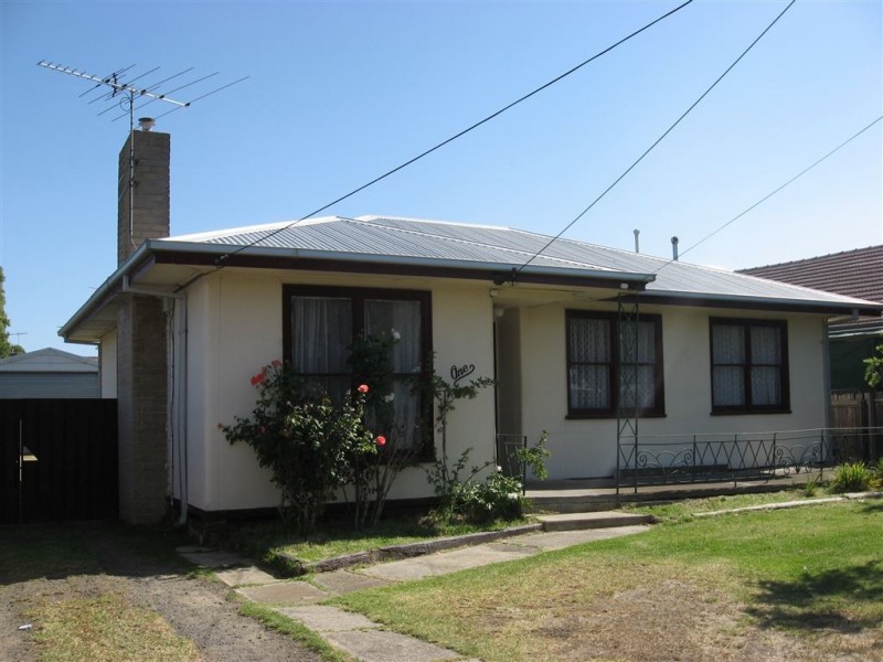 1 Swallow Crescent, Norlane VIC 3214