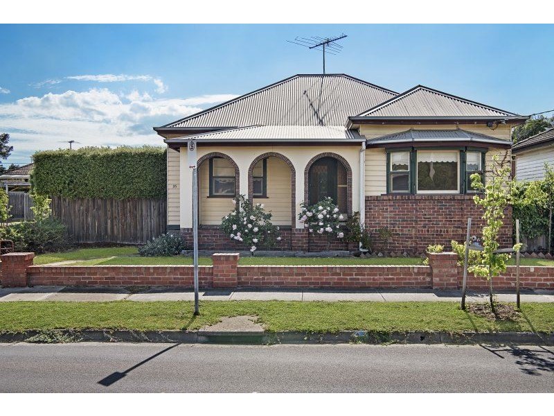 35 Stubbs Avenue, North Geelong VIC 3215