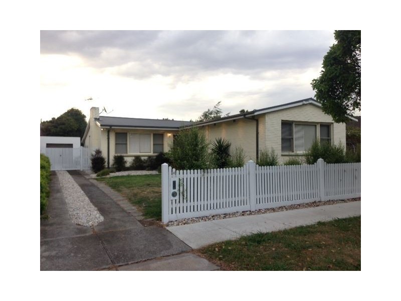 4 Landy Avenue, Highton VIC 3216