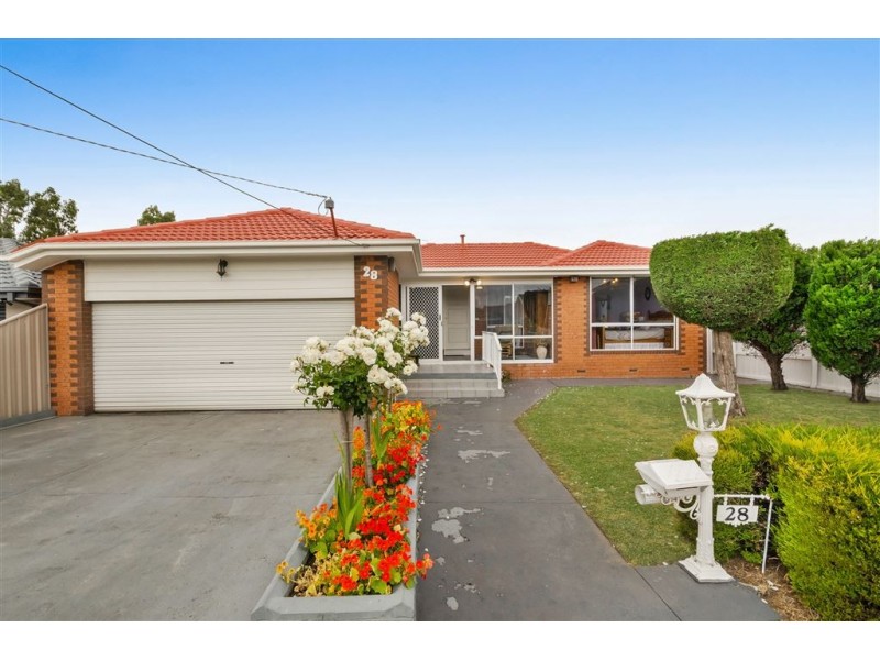 28 Nanworen Crescent, Bell Park VIC 3215