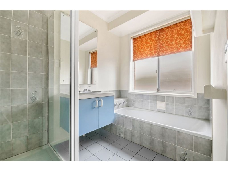 28 Nanworen Crescent, Bell Park VIC 3215