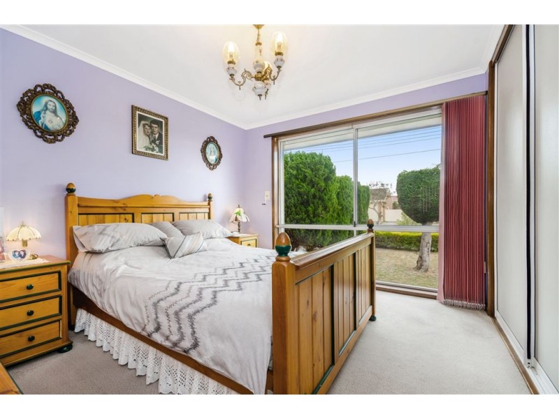 28 Nanworen Crescent, Bell Park VIC 3215