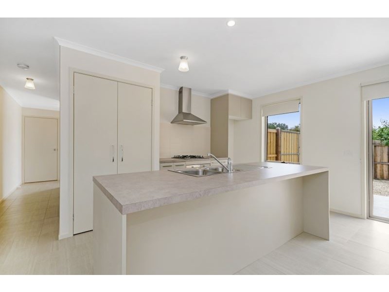 2/137 Ballarat Road, Bell Park VIC 3215