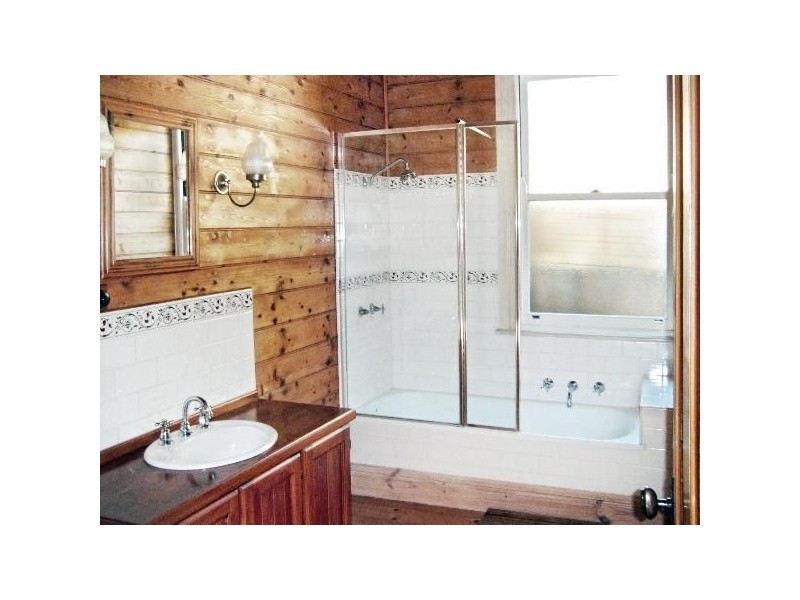 42 Victoria Street, Rippleside VIC 3215