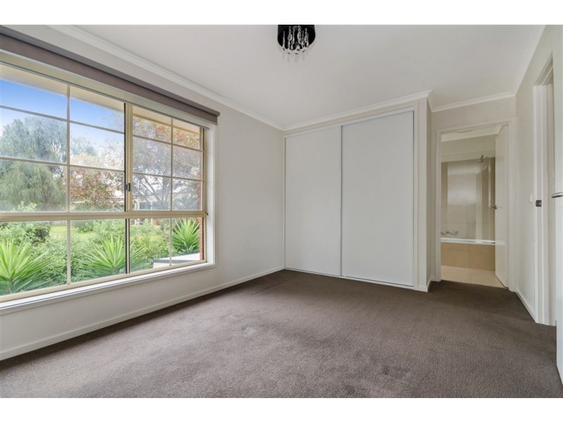 4 Reta Close, Leopold VIC 3224