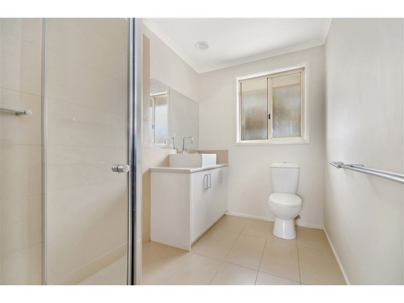 4 Reta Close, Leopold VIC 3224