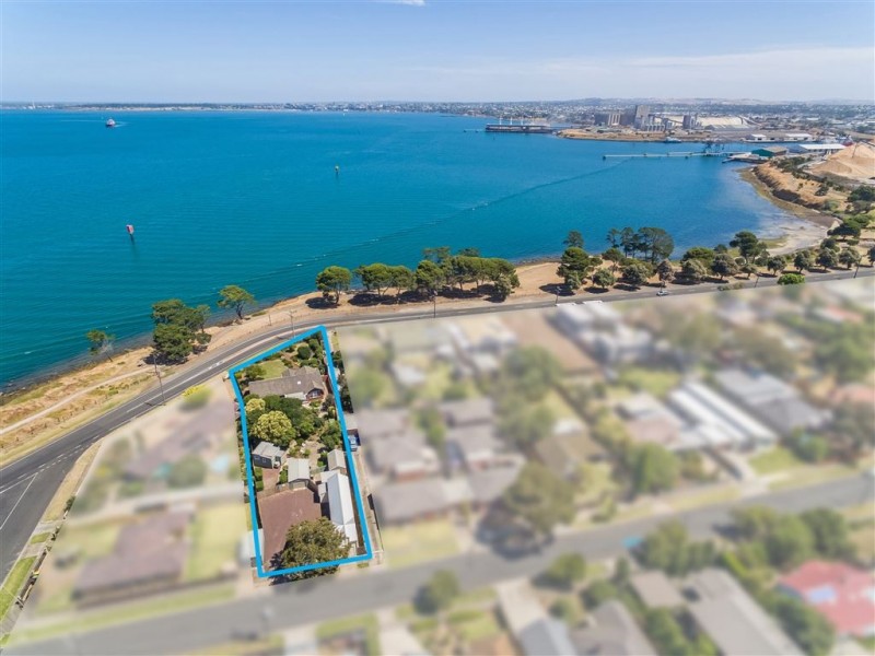 61 The Esplanade, North Shore VIC 3214