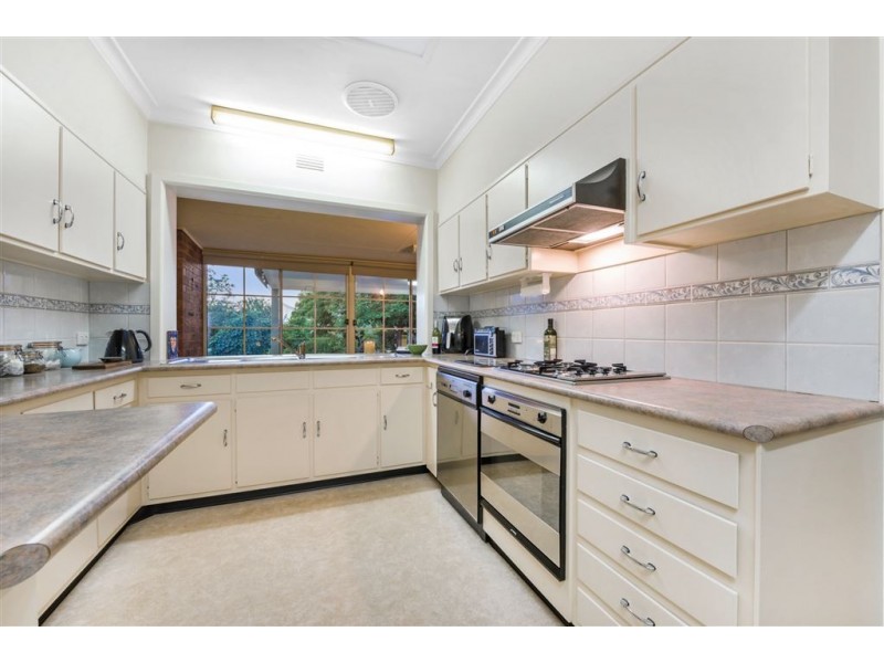 61 The Esplanade, North Shore VIC 3214