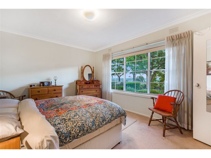 61 The Esplanade, North Shore VIC 3214