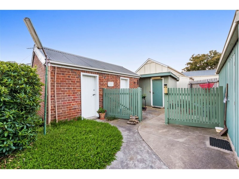 61 The Esplanade, North Shore VIC 3214