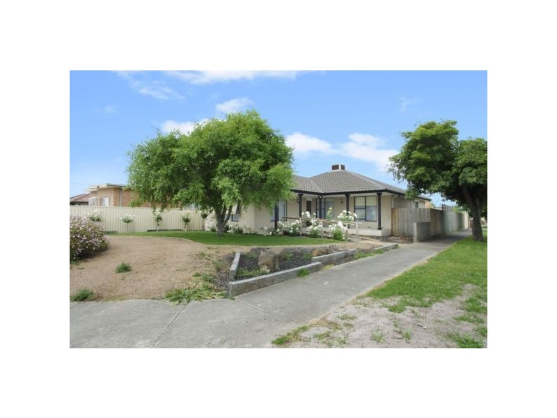 12 Hughes Street, Bell Park VIC 3215