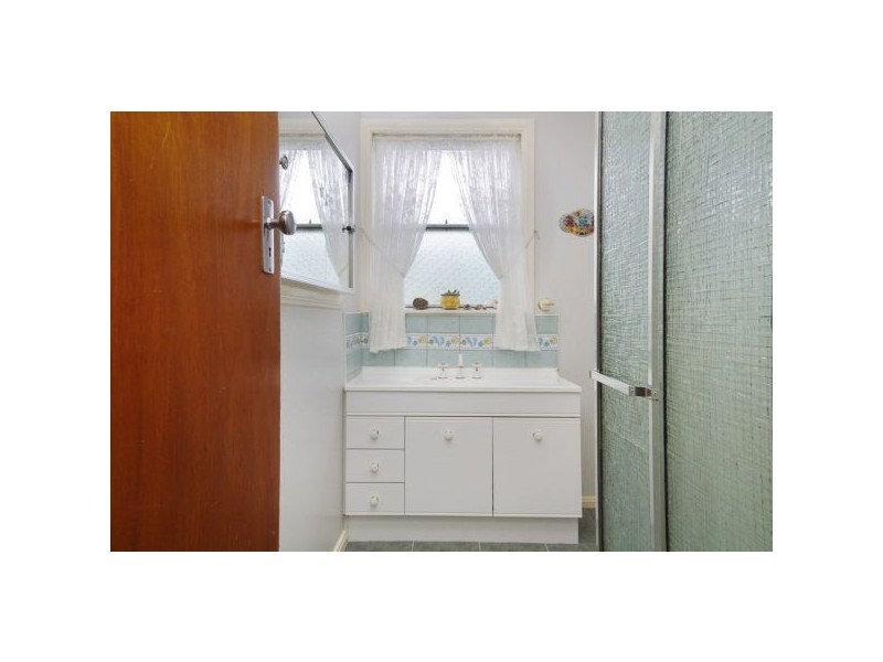 11 Vermont Avenue, Corio VIC 3214