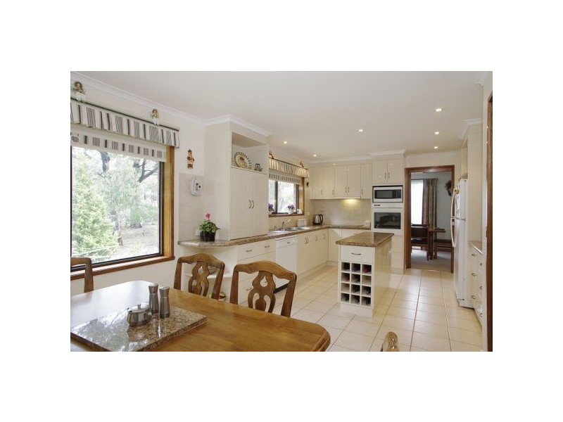 69 Blackall Road, Batesford VIC 3221