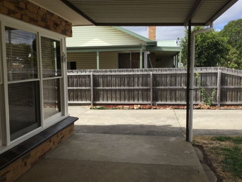 17 Sladen Street, Hamlyn Heights VIC 3215