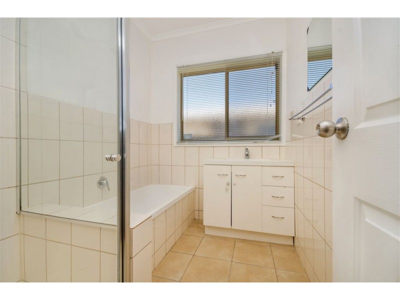 1/4 Arunga Avenue, Norlane VIC 3214