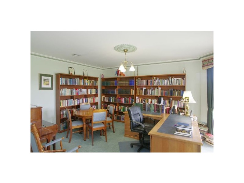 13 O’Dwyer Court, Lovely Banks VIC 3221