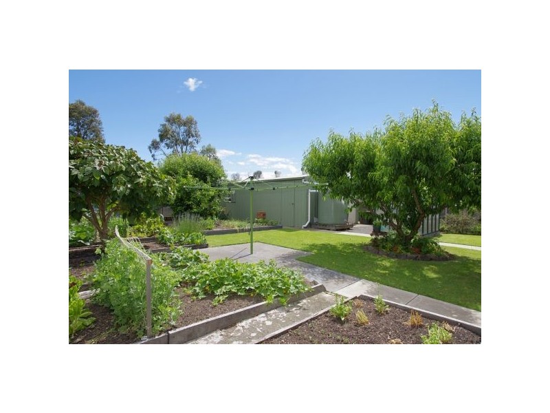 13 O’Dwyer Court, Lovely Banks VIC 3221