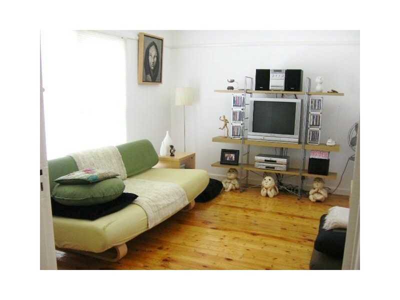 23 Pine Avenue, North Shore VIC 3214