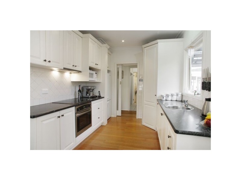 65 Calvert Street, Hamlyn Heights VIC 3215