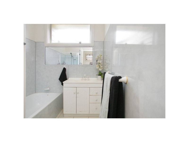 65 Calvert Street, Hamlyn Heights VIC 3215