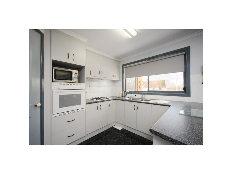 6 Adriatic Court, Norlane VIC 3214