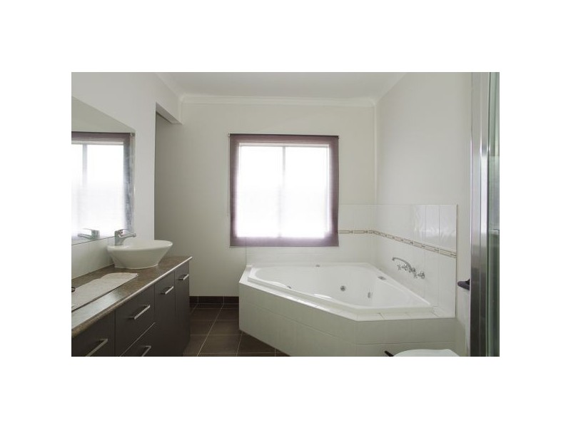 6 Mentha Court, Corio VIC 3214