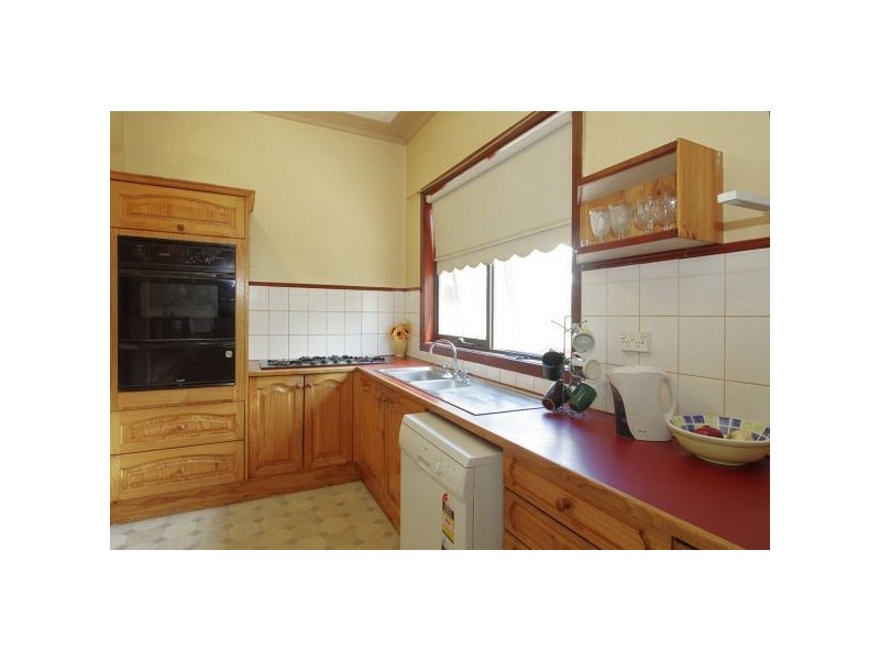 7 Pine Avenue, North Shore VIC 3214