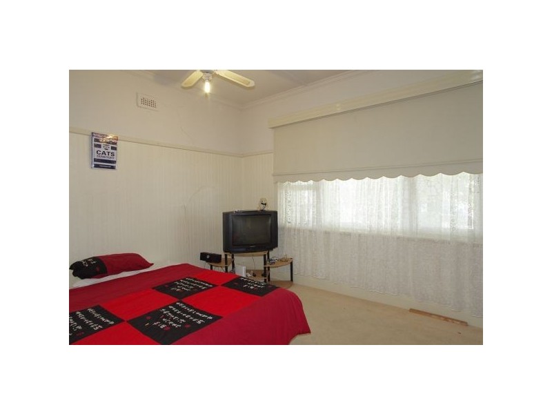 7 Pine Avenue, North Shore VIC 3214