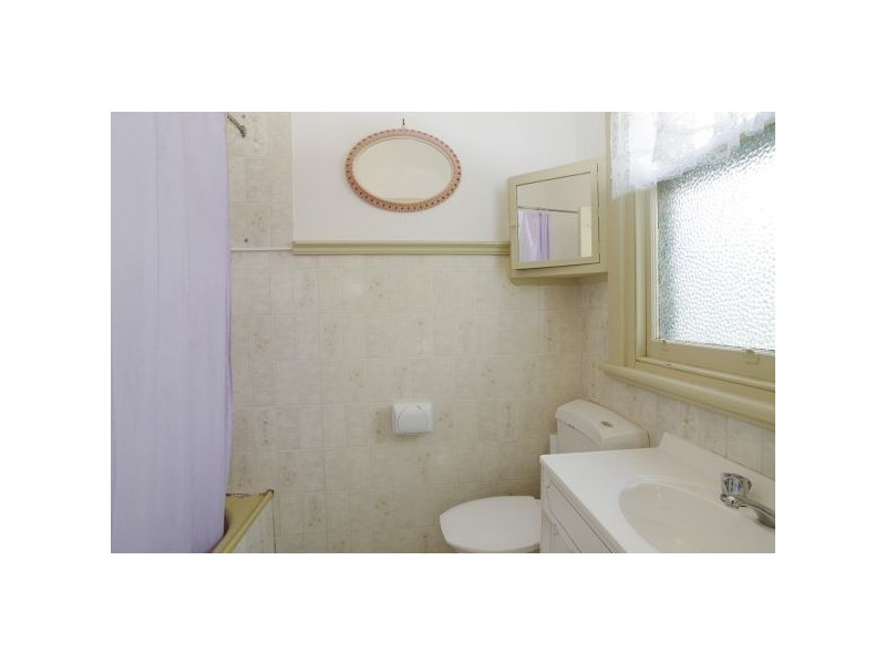 7 Pine Avenue, North Shore VIC 3214