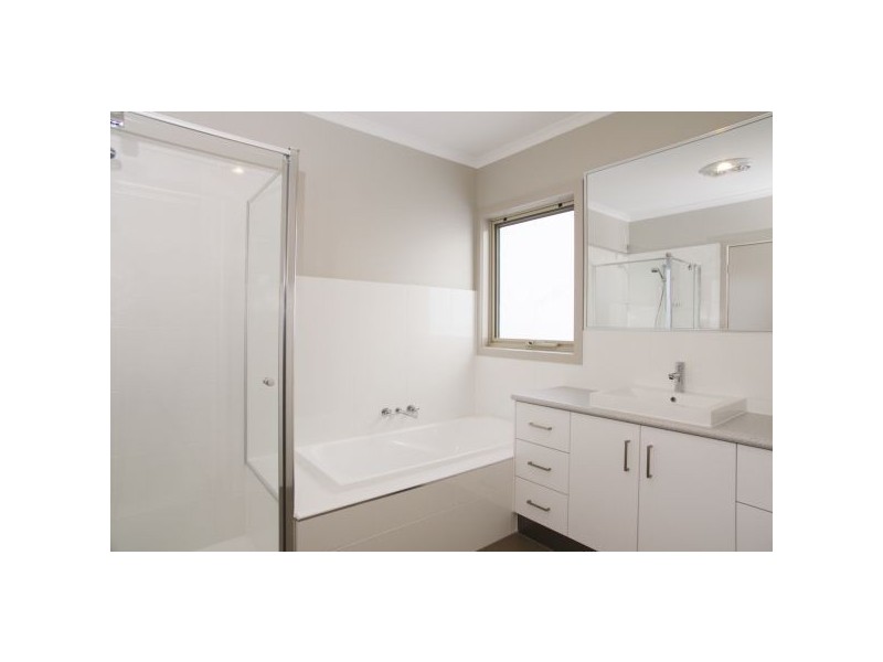 15A Korumburra Avenue, Norlane VIC 3214