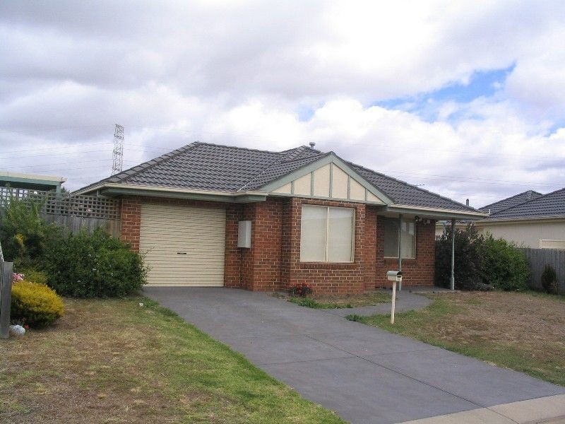 16 McQuinn Close, Lovely Banks VIC 3221