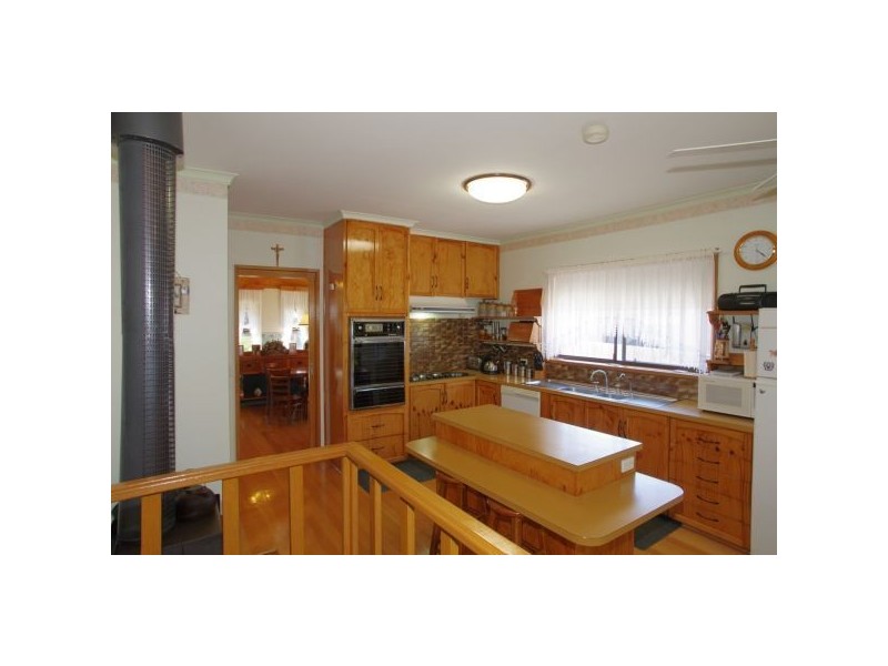 16 Aintree Road, Bell Post Hill VIC 3215