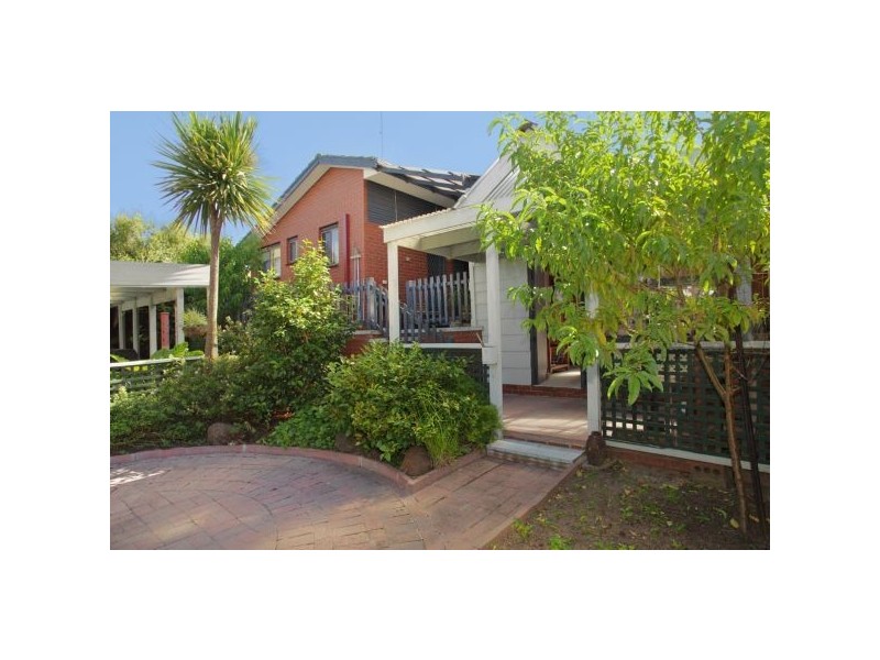 16 Aintree Road, Bell Post Hill VIC 3215