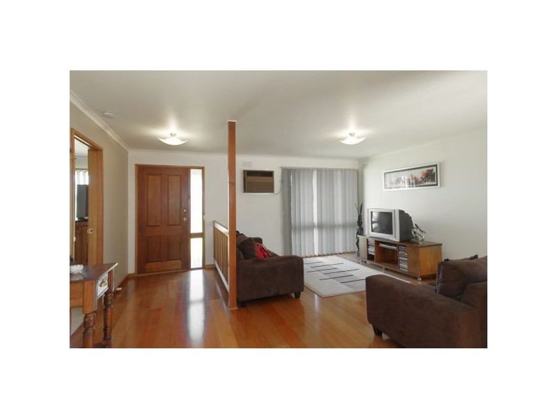 82 Nanworen Crescent, Bell Park VIC 3215