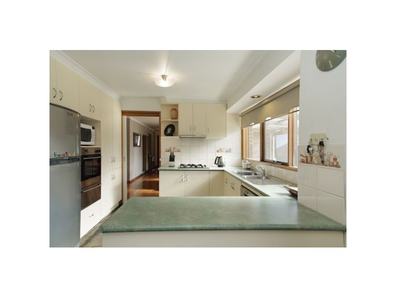 82 Nanworen Crescent, Bell Park VIC 3215