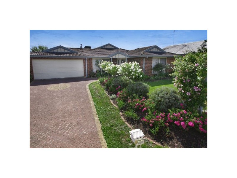 14 Coakley Crescent, Lovely Banks VIC 3221