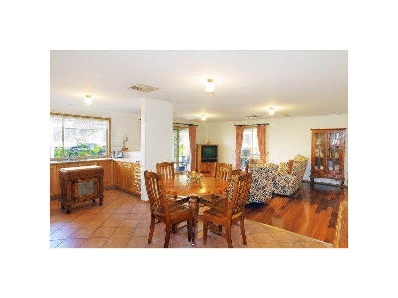 14 Coakley Crescent, Lovely Banks VIC 3221
