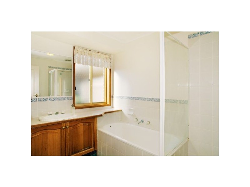 14 Coakley Crescent, Lovely Banks VIC 3221
