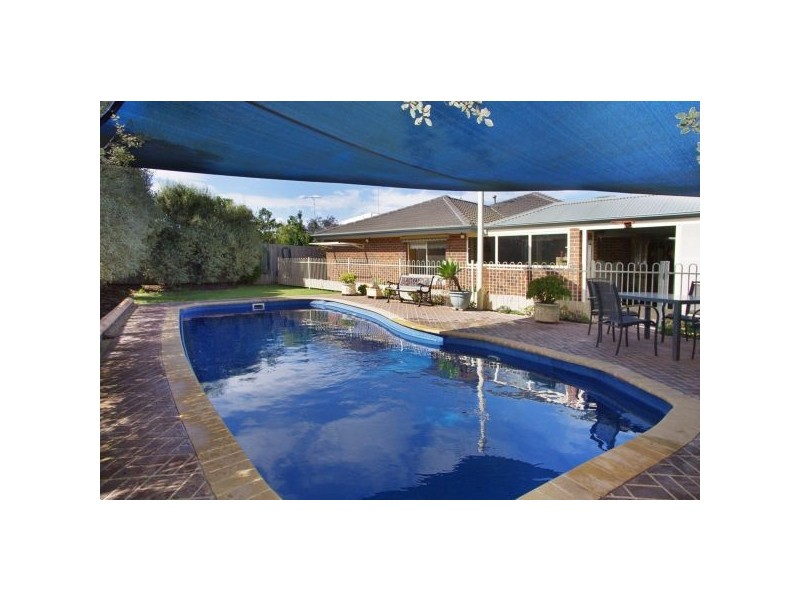 14 Coakley Crescent, Lovely Banks VIC 3221