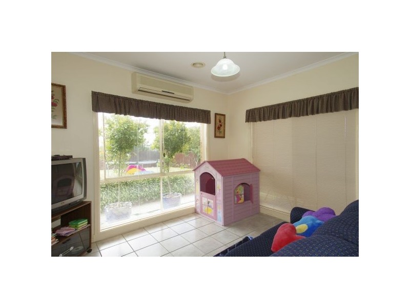 15 Rushden Close, Bell Post Hill VIC 3215