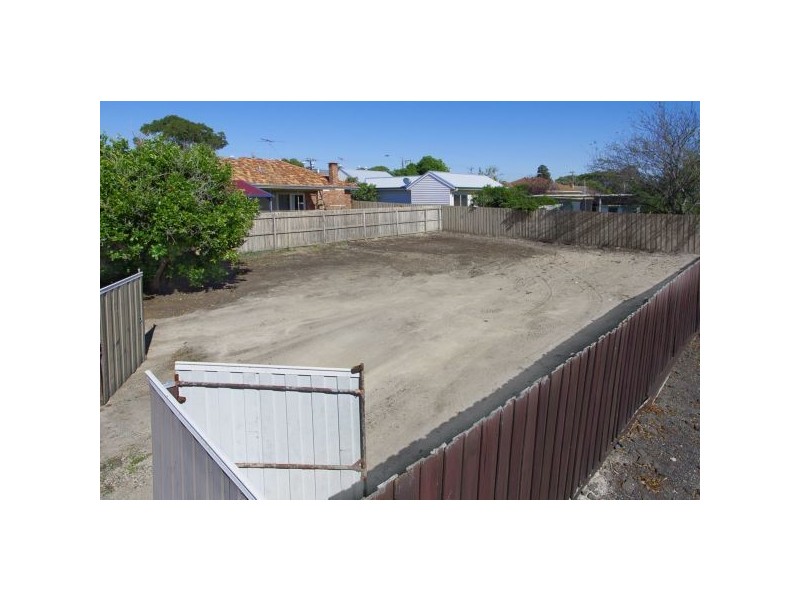 1/2 Bayview Parade, Hamlyn Heights VIC 3215