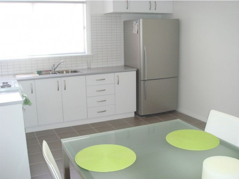 28 Gladstone Avenue, Hamlyn Heights VIC 3215