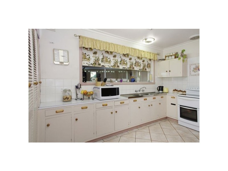 12 Peter Street, Bell Post Hill VIC 3215