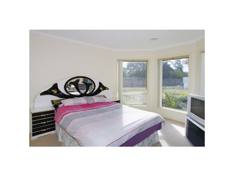 1/2 Jedda Street, Bell Post Hill VIC 3215