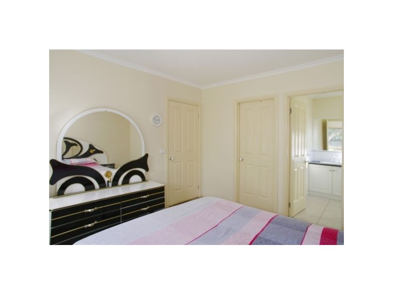 1/2 Jedda Street, Bell Post Hill VIC 3215