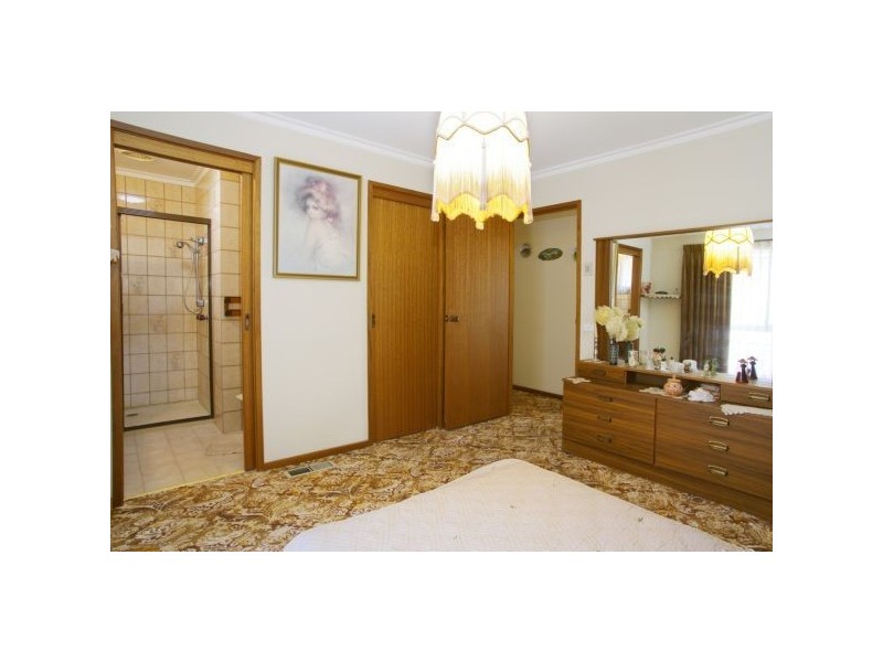 38 Eagleview Crescent, Bell Post Hill VIC 3215