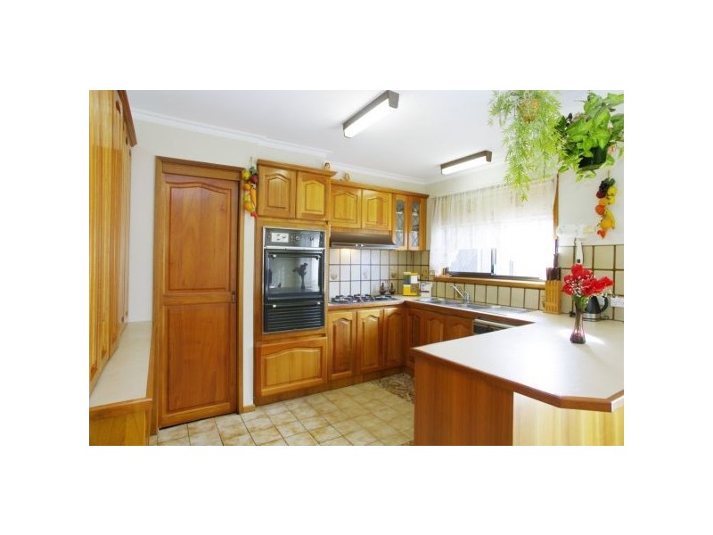 38 Eagleview Crescent, Bell Post Hill VIC 3215
