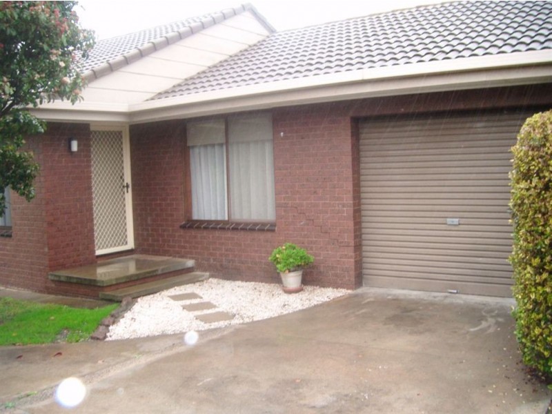 2/16 Katoomba Court, Hamlyn Heights VIC 3215