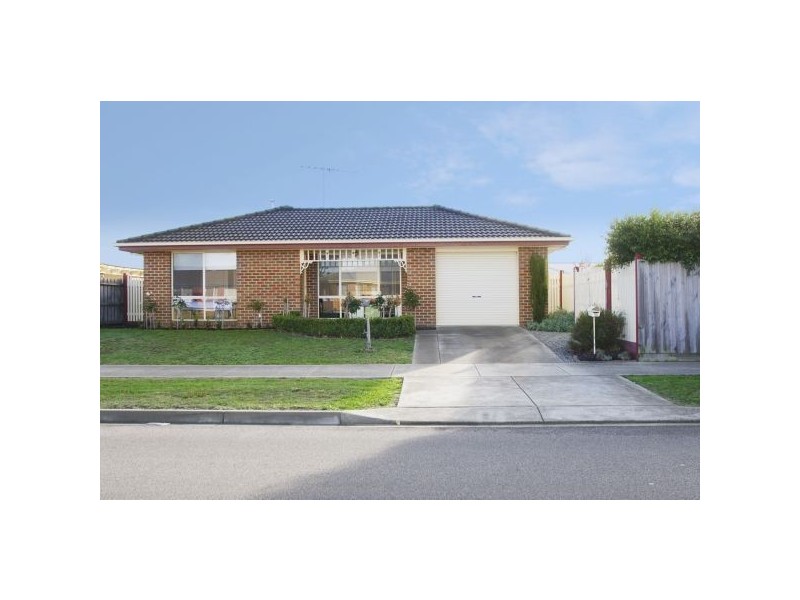 39 Meadenhall Drive, St Albans Park VIC 3219